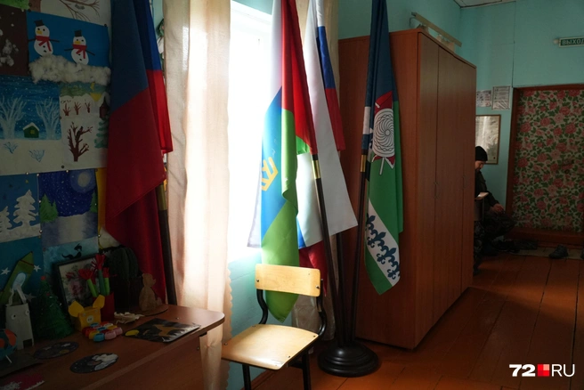 Школьный коридор. На входе охранник записал наши имена и фамилии | Источник: Семен Громов/72.RU