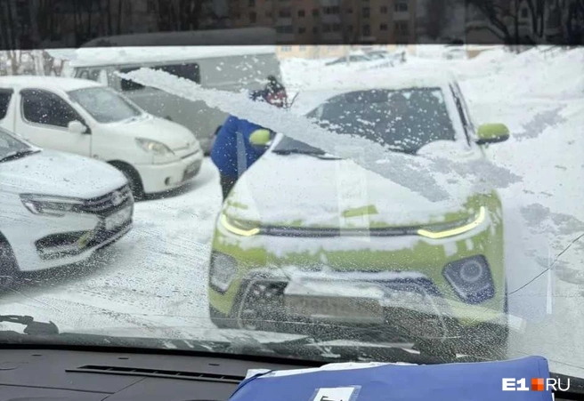 Водитель KIA отказался уступать дорогу | Источник: читатель E1.RU