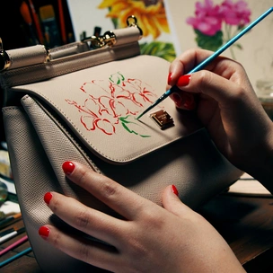 Распишите и дарите: сумка Dolce & Gabbana с индивидуальным рисунком
