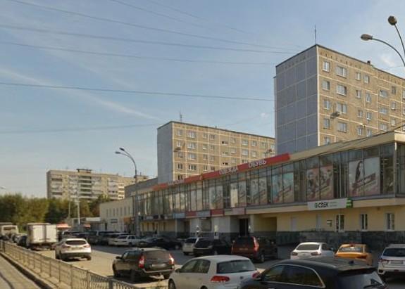 Дом на Крауля, 83а. Этот универсам открыли во второй половине 1970-х | Источник: «Яндекс.Карты»