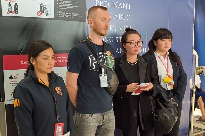 Дашима Очирнимаева провела месяц в трудовом лагере в Мьянме. Теперь она вернулась домой | Источник: Игорь Броварник / ТАСС