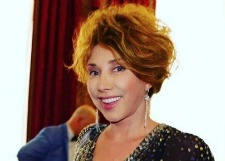 Елена Воробей терпит боль ради идеальных ягодиц