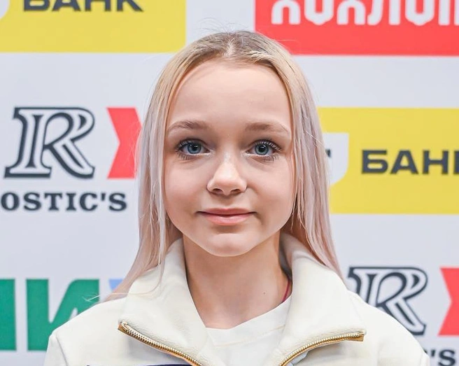 К 14 годам Лена уже успела стать двукратной чемпионкой России среди юниоров | Источник: Юлия Комарова, Федерация фигурного катания на коньках России / fsrussia.ru