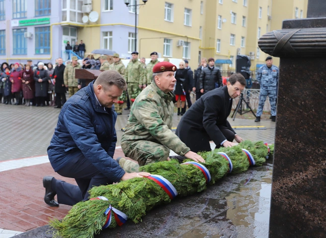 В Рязани открыли памятник росгвардейцам | ya62.ru