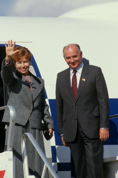 Жена политика умерла еще в 1999 году, и Горбачев тяжело переживал семейную драму