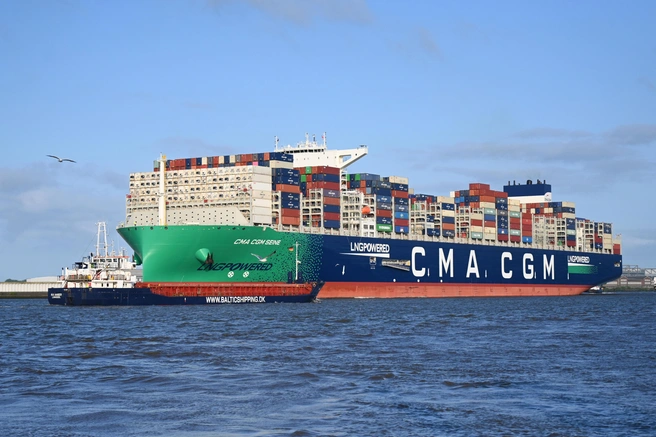Французы в порту. Контейнерный гигант CMA CGM вернется к нам с мандаринами за русскими миллиардами | Источник: David Hammersen/dpa/picture-alliance