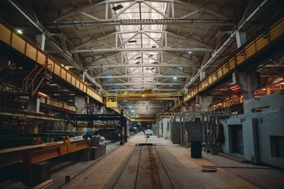 Зарплаты на тюменских заводах: от 36 до 200 тысяч рублей