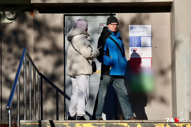 А место, между прочим, пользуется большим спросом. Минут за 15 подошли не меньше семи человек | Источник: Наталья Лапцевич