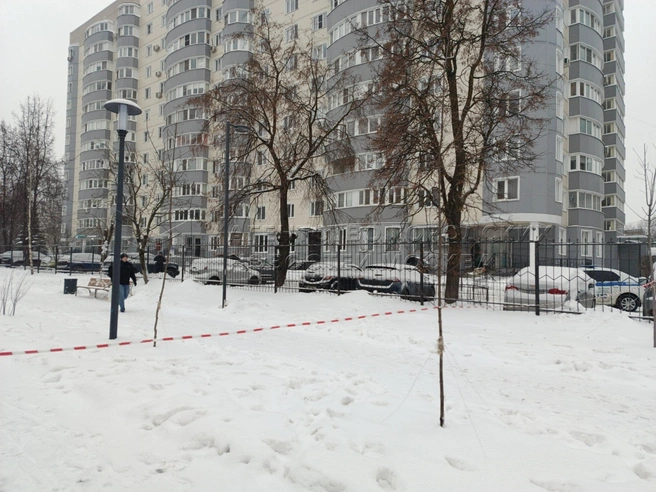 Двор жилого дома оцепили | Источник: Агентство «Москва» / T.me