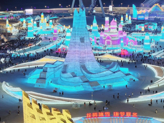 Ледяные мастера: как работа со льдом превратилась в искусство | Источник: ChinaImages/Sipa USA via Legion Media