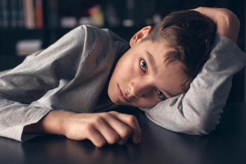 «Родители запрещают гулять после 21:00 и ходить на ночевки к друзьям. Хочу свободы!»