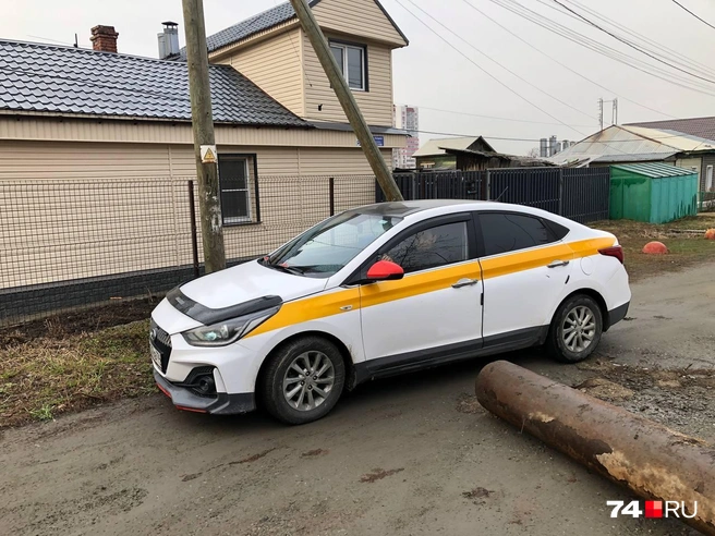 Автомобилисты нашли способ объехать преграду | Источник: Артем Краснов
