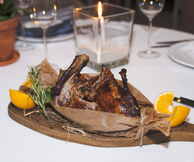 Рождественская утка с яблоками и апельсинами