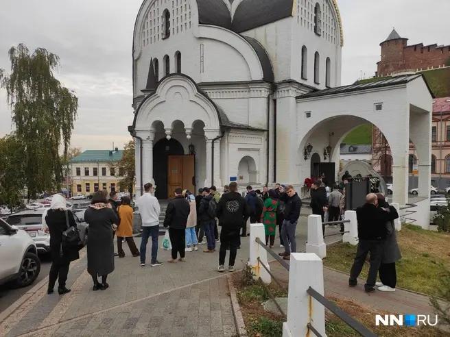Проститься с шеф-поваром пришли десятки человек