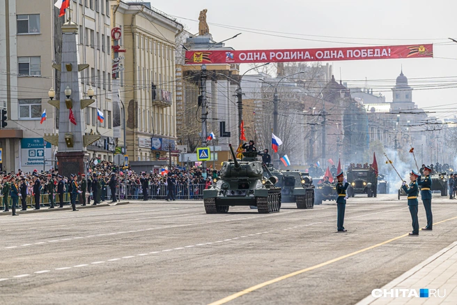 В колонне будет 55 единиц техники, в том числе легендарный Т-34 | Источник: Олег Федоров / CHITA.RU