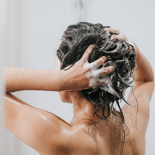 Так никто не делает: 4 признака, что вы не промываете волосы тщательно