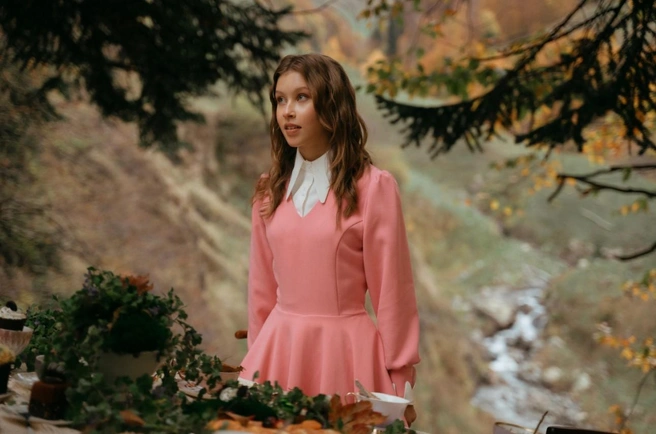 В роли Алисы — Анна Пересильд | Источник: kinopoisk.ru