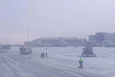Циклон парализовал аэропорт, задержав 300 пассажиров