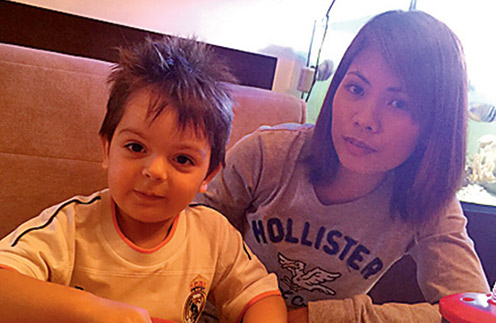 Когда сыну Саше  исполнилось  10 месяцев,  Анастасия  нашла ему няню- филипп инку