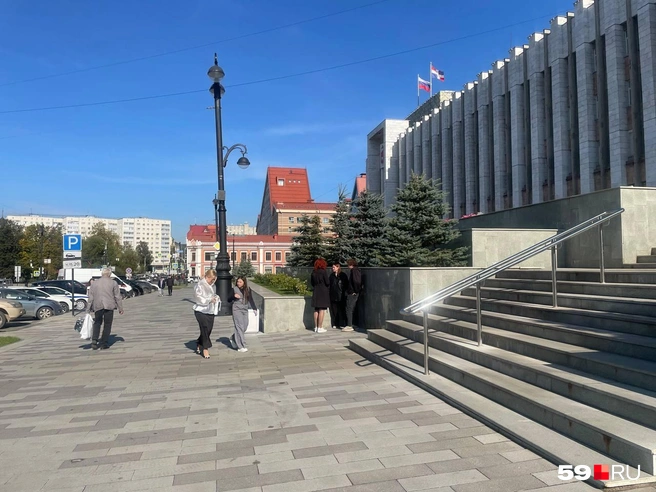 Ирина Южанинова (слева) — член президиума правления «ОПОРЫ РОССИИ» | Источник: Екатерина Вохмянина/ 59.RU