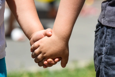 Красноярка требует через суд опеку над сестрой приемной дочери