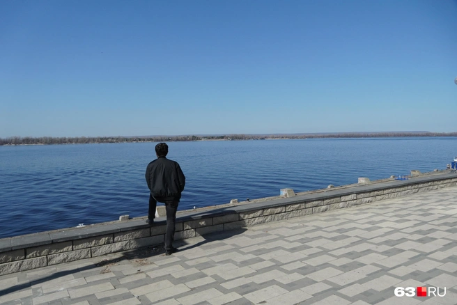 В этой локации свободно. Горожане предпочитают другие места вдоль реки | Источник: Алексей Ногинский / 63.RU