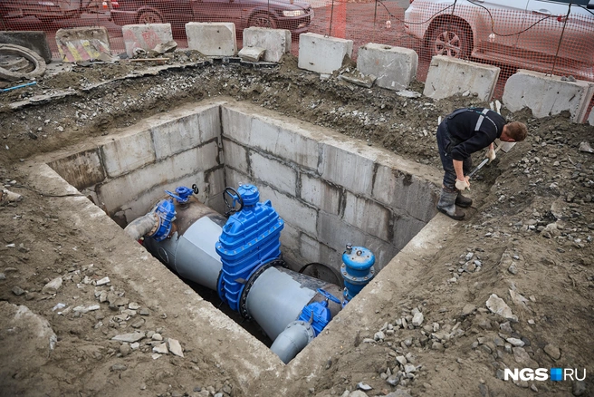 Так выглядит задвижка, которую поставили вместо участка трубы | Источник: Александр Ощепков / NGS.RU