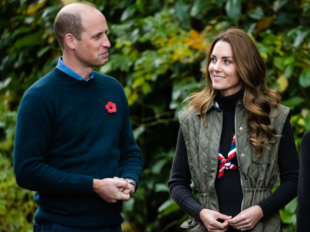 Принц Уильям и герцогиня Кэтрин во время посещения спортивного центра Alexandra Park Sports Hub во второй день конференции COP26 в Глазго, 1 ноября 2021 | marieclaire.ru