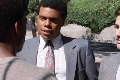 Помните детектива Фостера из «Полицейского из Беверли-Хиллз»?