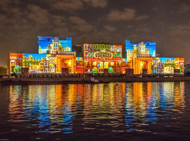 Уникальное световое шоу вновь на улицах Москвы