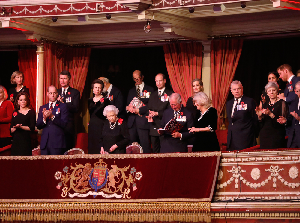 Зачем королевскую семью готовят к экстренной эвакуации | marieclaire.ru