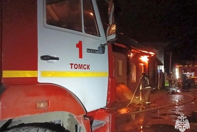 В Томске на пожаре спасли трёх человек