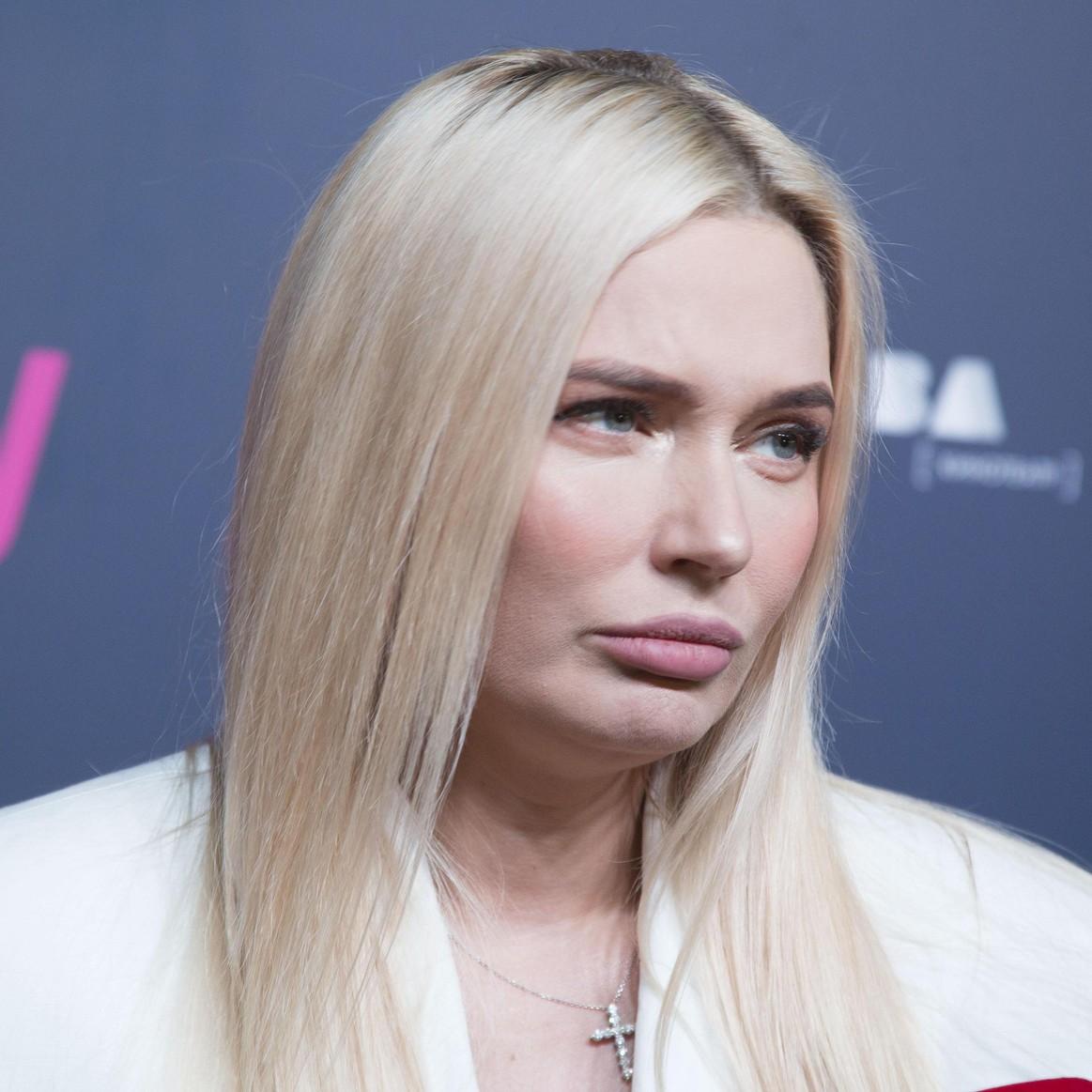 Наталья Рудова: «Сколько людей написали, что я толстая… А на самом деле я просто красивая»