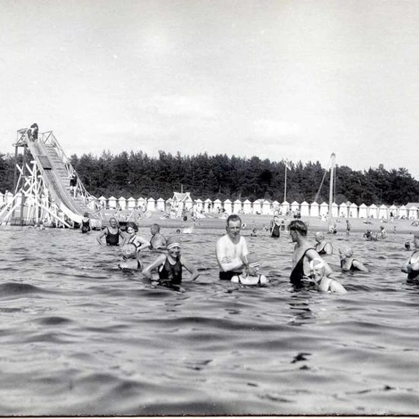 Терийоки, пляж, 1930-е годы. Фото: Антти Пуллинен. | Источник: предоставлено сайтом terijoki.spb.ru