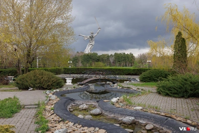 Волгоград требует сноса фонтана и пруда с карпами на Мамаевом кургане
