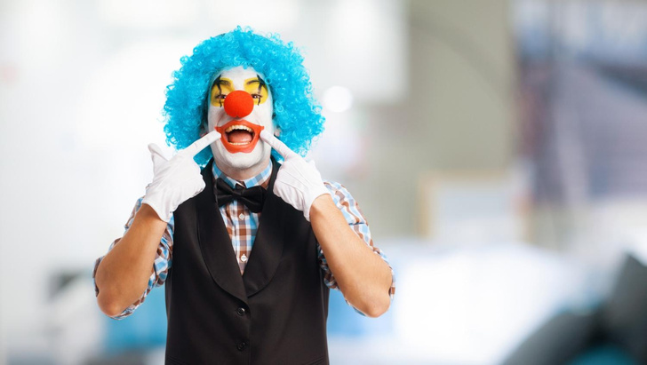 То ли плачет, то ли смеется: названы 8 причин, почему люди панически боятся клоунов