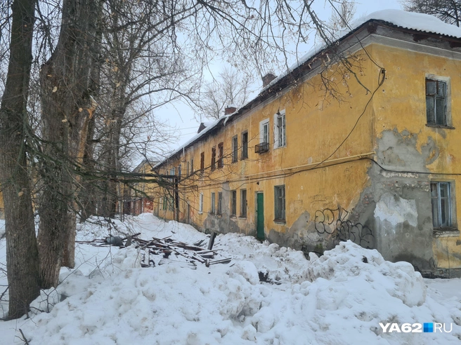 Крыша на Предзаводской обвалилась еще 27 февраля | Источник: Светлана Коновалова / YA62.RU