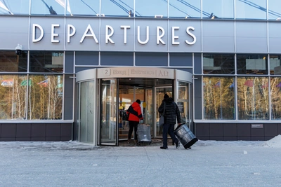 Рейс из Красноярска в Сочи задержан из-за атаки БПЛА