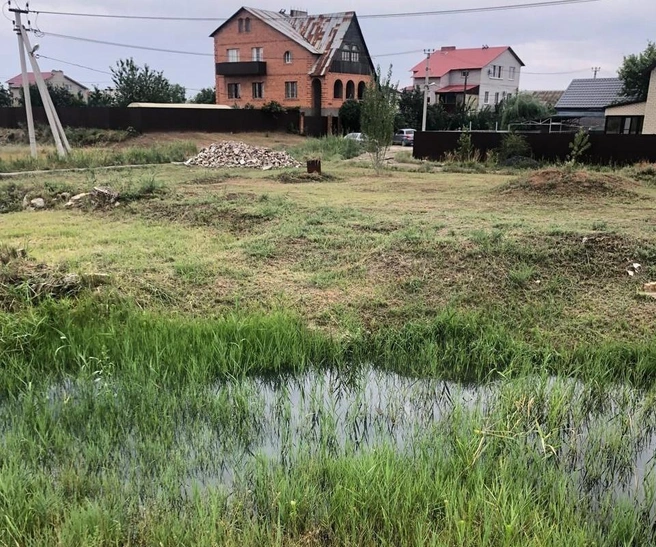 Работ, проведенных в конце лета, хватило от силы на пару месяцев | Источник: читатели V1.RU