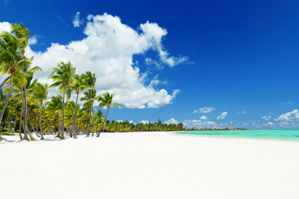 Ах, если бы вечное тропическое лето и стокилометровые пляжи с мягким, как пудра, белым песочком перенести к нам!