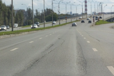 Екатеринбург направит почти миллиард на ремонт дорог: список участков