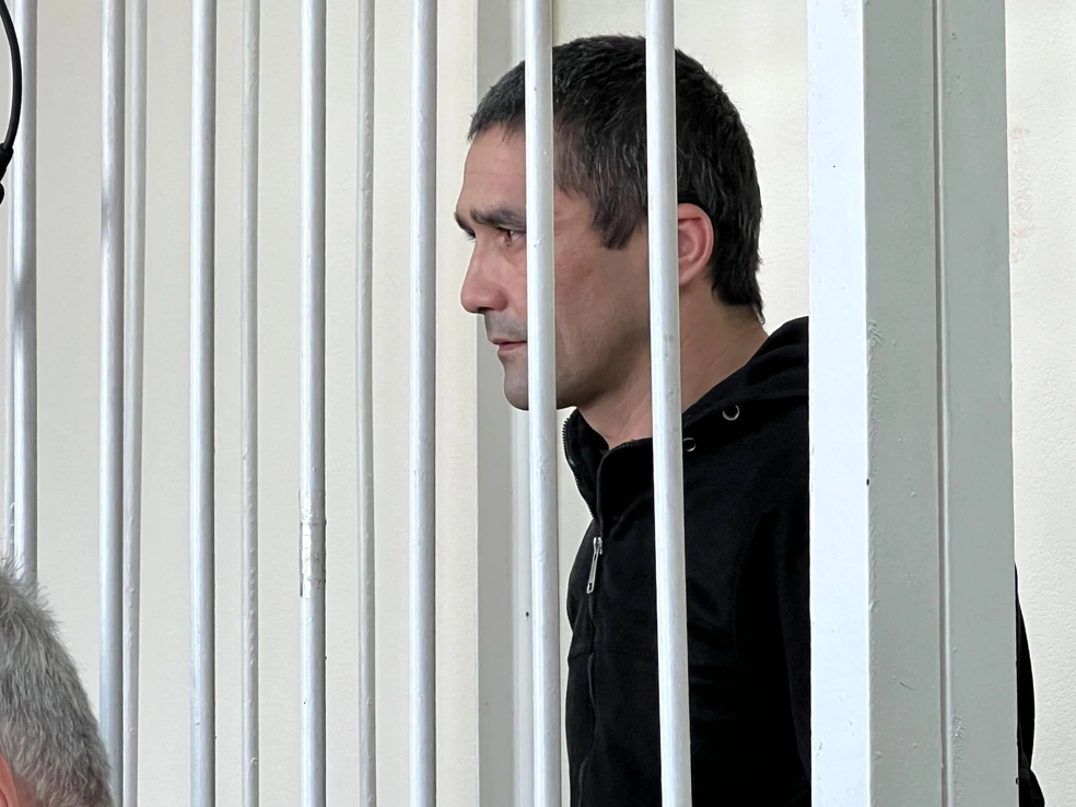 Нуриддину Холматову за тройное убийство грозит пожизненное заключение | Источник: Новосибирский областной суд / vk.ru