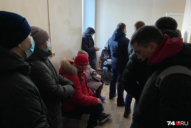 По словам дочери пациента, мужчина просидел с открытым пальцем несколько часов | Источник: Леонид Меньшенин / 74.RU