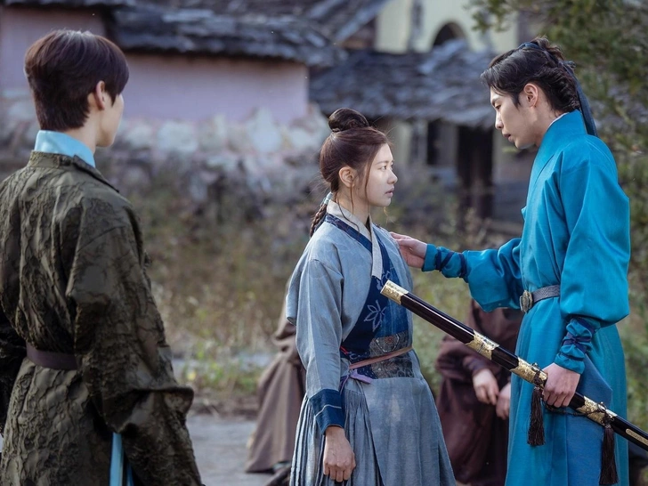 Чон Со Мин, Ли Джэ Ук и Хван Мин Хён в дораме «Алхимия душ» | Источник: Кадр из дорамы «Алхимия душ»