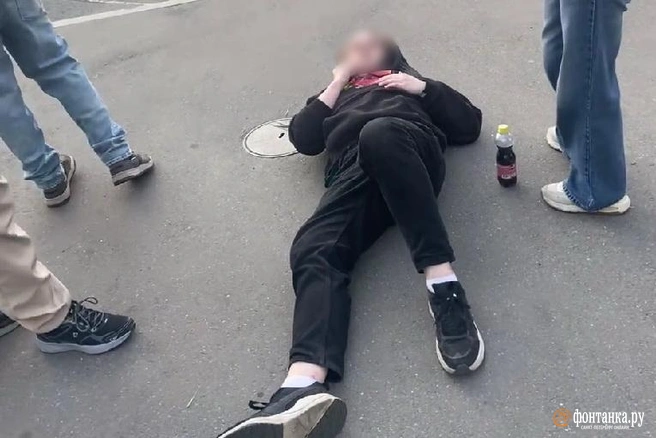 Электросамокатчик сбил ребенка на Шаумяна и едва не задел коляску | Источник: читательница «Фонтанки»