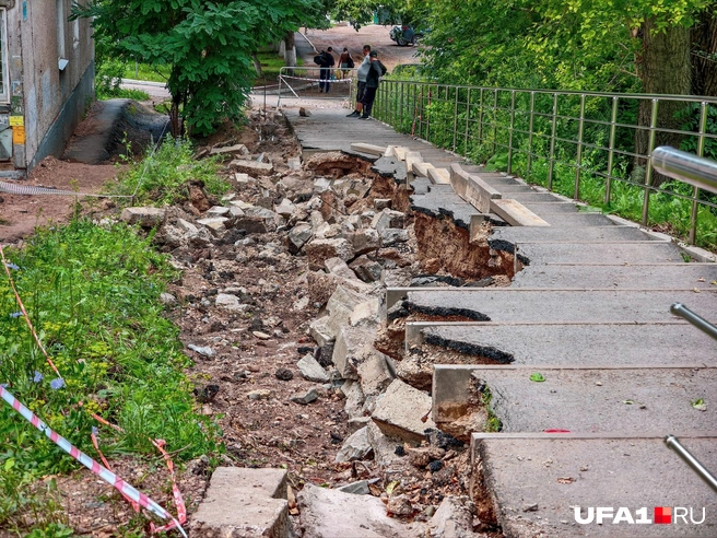 Ходить тут пока не очень безопасно | Источник: Булат Салихов / UFA1.RU