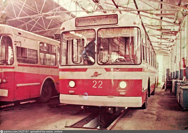 1974–1975 годы, Пролетарское троллейбусное депо | Источник: Фото из музея ГЭТ / pastvu.com