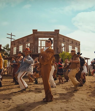 PSY танцует вместе с BTS плюс 9 клипов недели