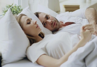 «Девушка больше не хочет отношений со мной, потому что я говорю и веду себя как подросток»