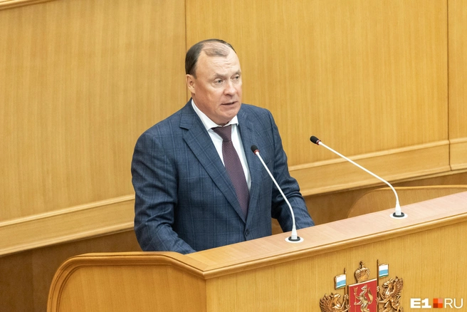 Алексей Орлов приносит присягу депутата | Источник: Владислав Лоншаков / E1.RU
